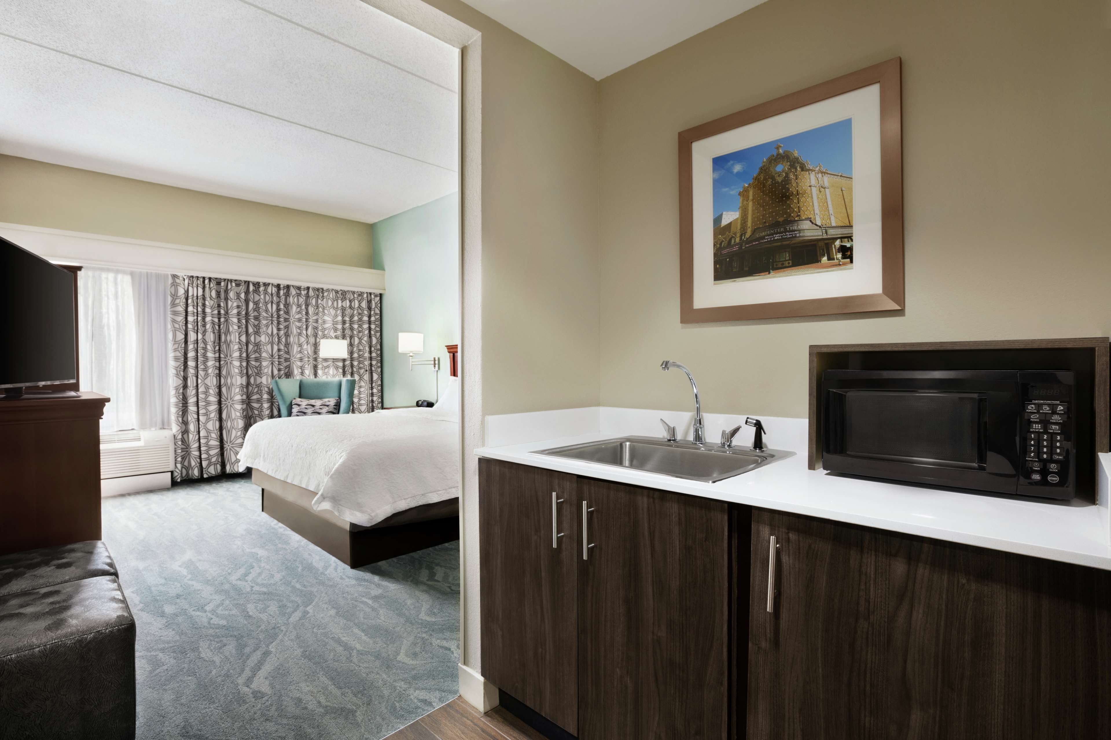 deluxe room, 1 king bed, non smoking | premium bedding, tempur-pedic beds, in-room safe, desk