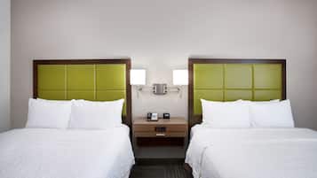 Ropa de cama de alta calidad, colchones con pillow-top y escritorio