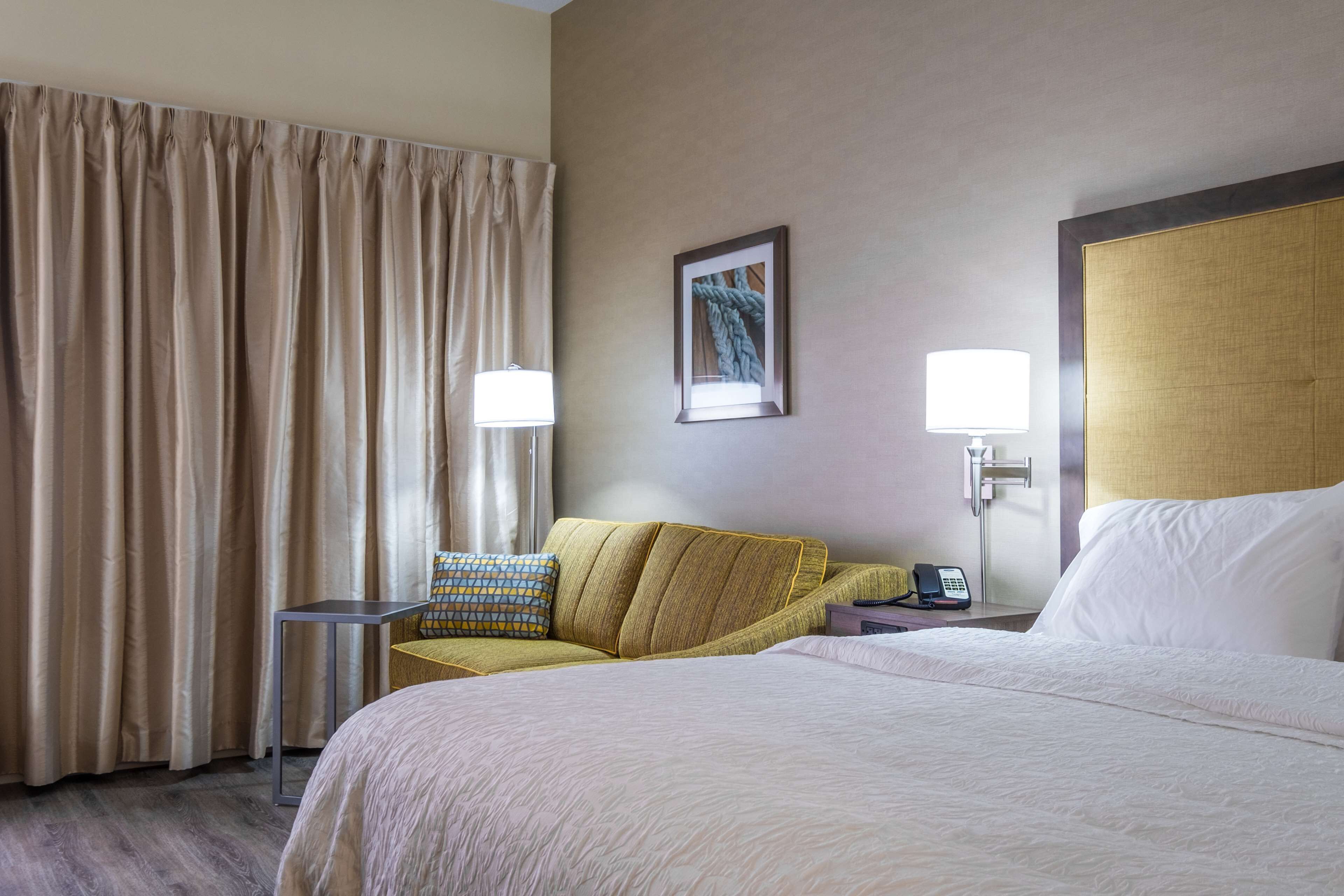 one king study sofabed non smoking | living area | 32-inch lcd tv with cable channels, tv