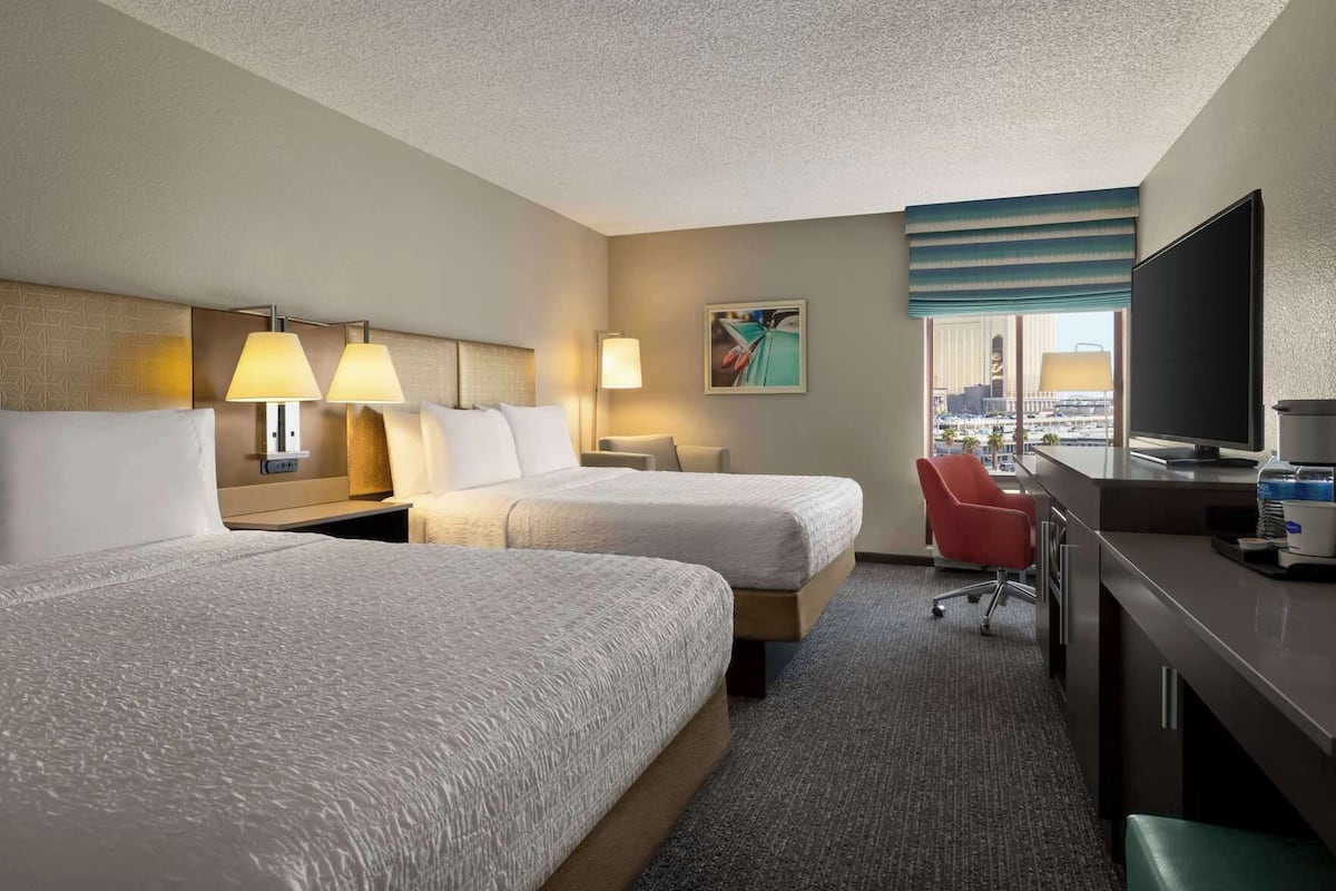 Hypo-allergenic bedding, in-room safe, desk, laptop workspace