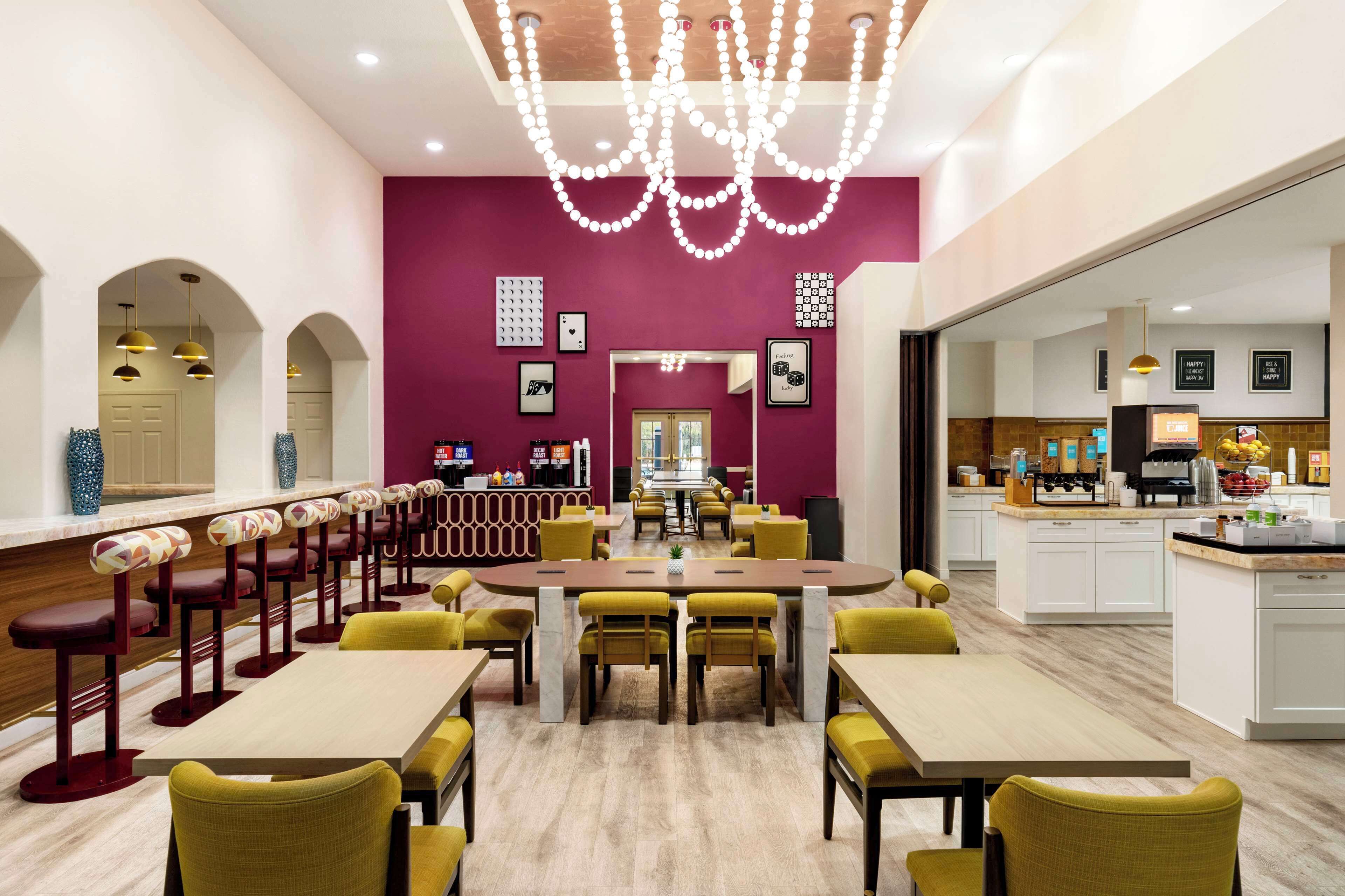 含平日吃到飽早餐