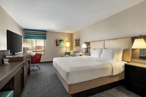 Standard Room, 1 King Bed with Sofa bed, Non Smoking | Hypo-allergenic bedding, in-room safe, desk, laptop workspace - Hampton Inn Tropicana (Las Vegas)