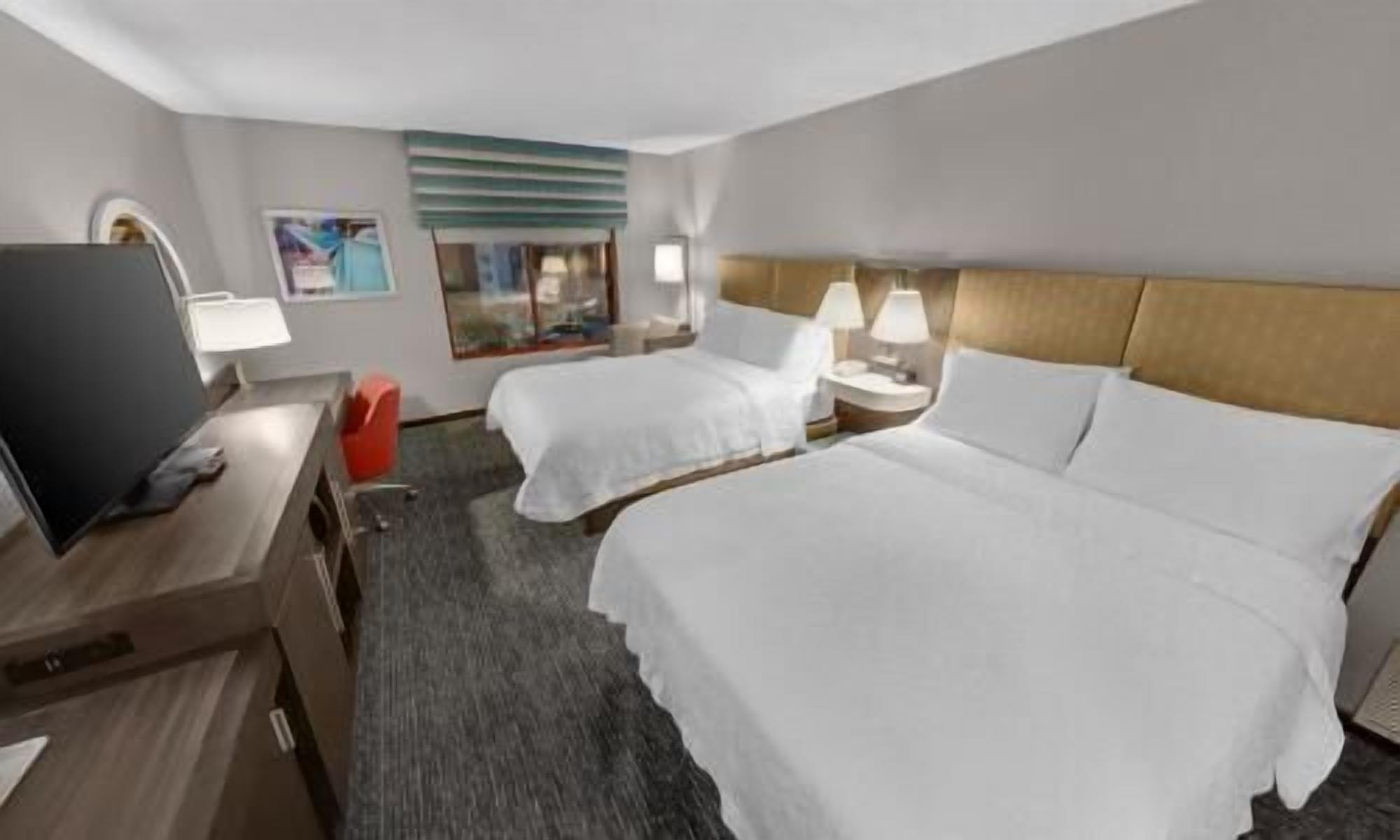 低過敏寢具、客房內保險箱、書桌、筆電工作空間