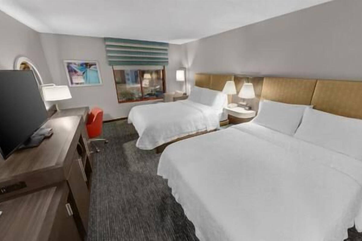 Hypo-allergenic bedding, in-room safe, desk, laptop workspace