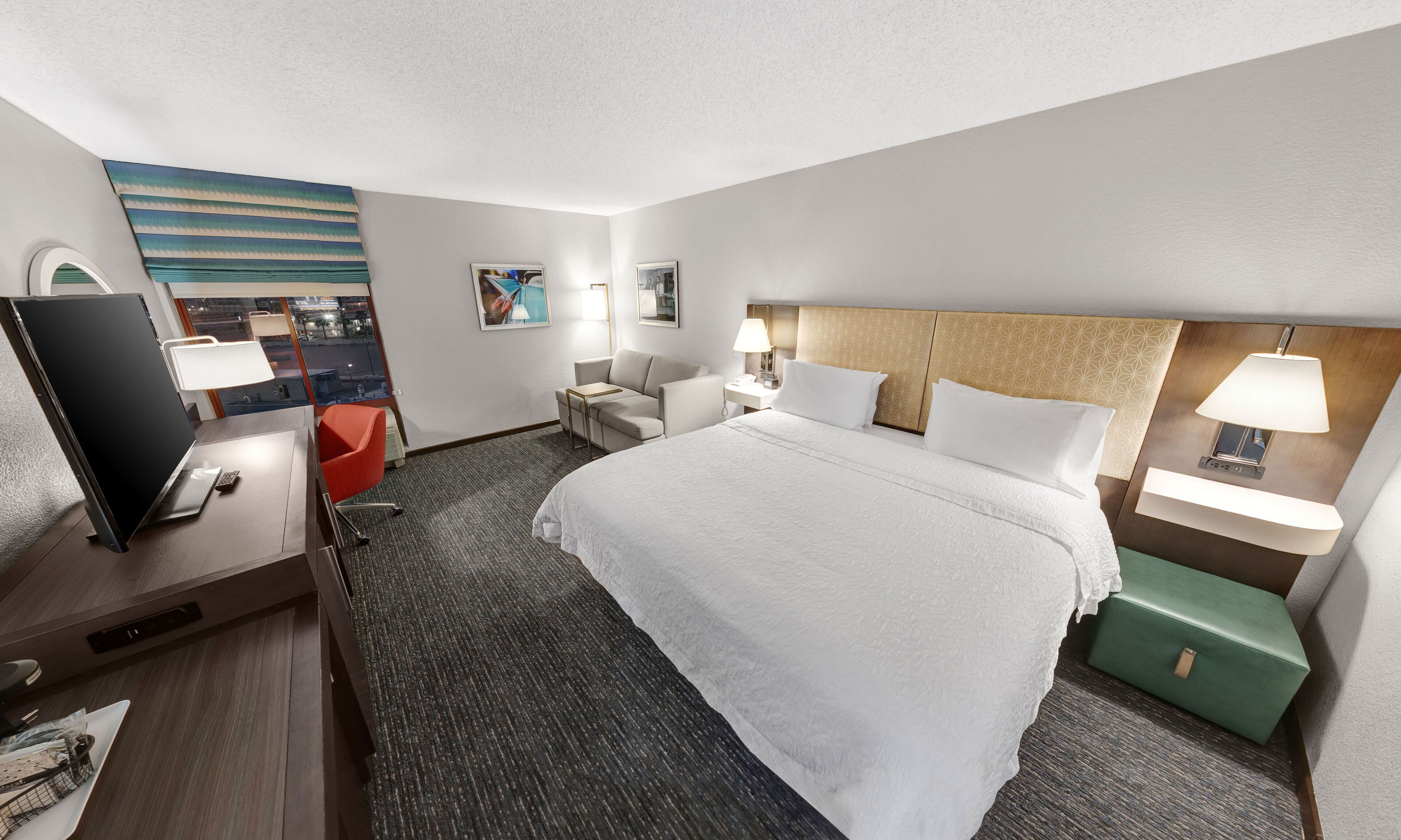 Hypo-allergenic bedding, in-room safe, desk, laptop workspace