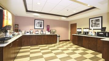 Ilmainen päivittäinen buffetaamiainen