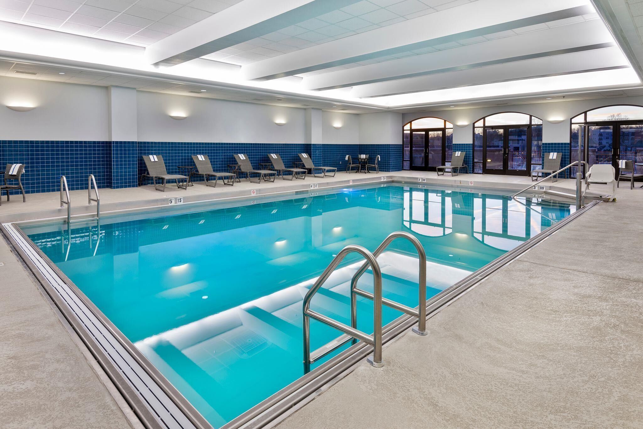 Indoor pool, pool loungers