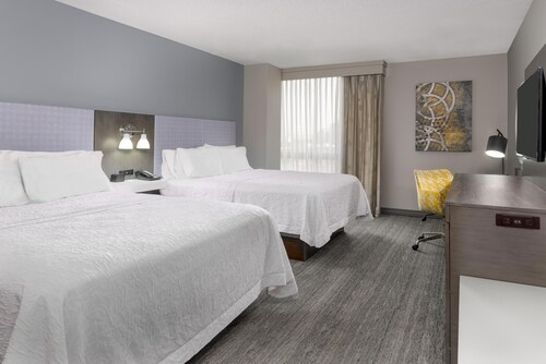 Hampton Inn & Suites Kansas City-Country Club Plaza
