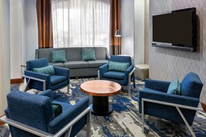 Lobby - Hampton Inn & Suites Kansas City-Country Club Plaza (Kansas City)