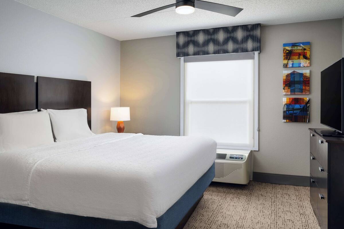 Premium bedding, desk, iron/ironing board, cribs (surcharge)