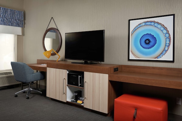 Cofres nos quartos, ferros/tábuas de passar roupa, berços grátis