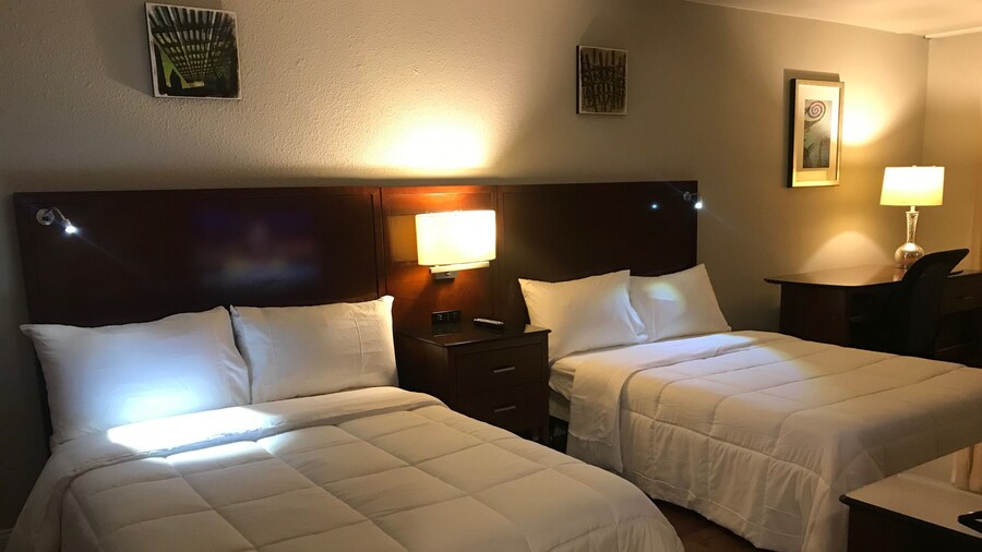 Stratus Suites - Boutique Hotel