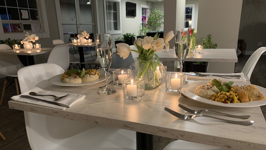 Stratus Suites - Boutique Hotel