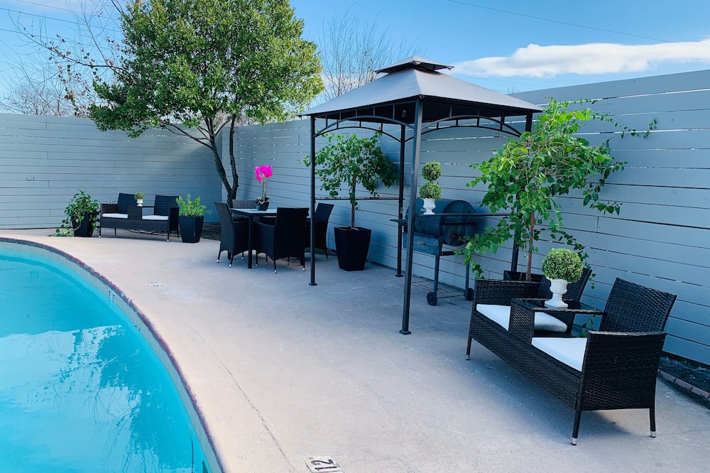 Stratus Suites - Boutique Hotel
