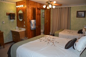 Room, Multiple Beds (Country Charm 4) | Free WiFi, bed sheets - Denali Touch of Wilderness (Healy)
