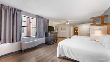Ropa de cama de alta calidad, escritorio y cortinas blackout