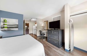 Studio, 1 Queen Bed, Accessible, Non Smoking