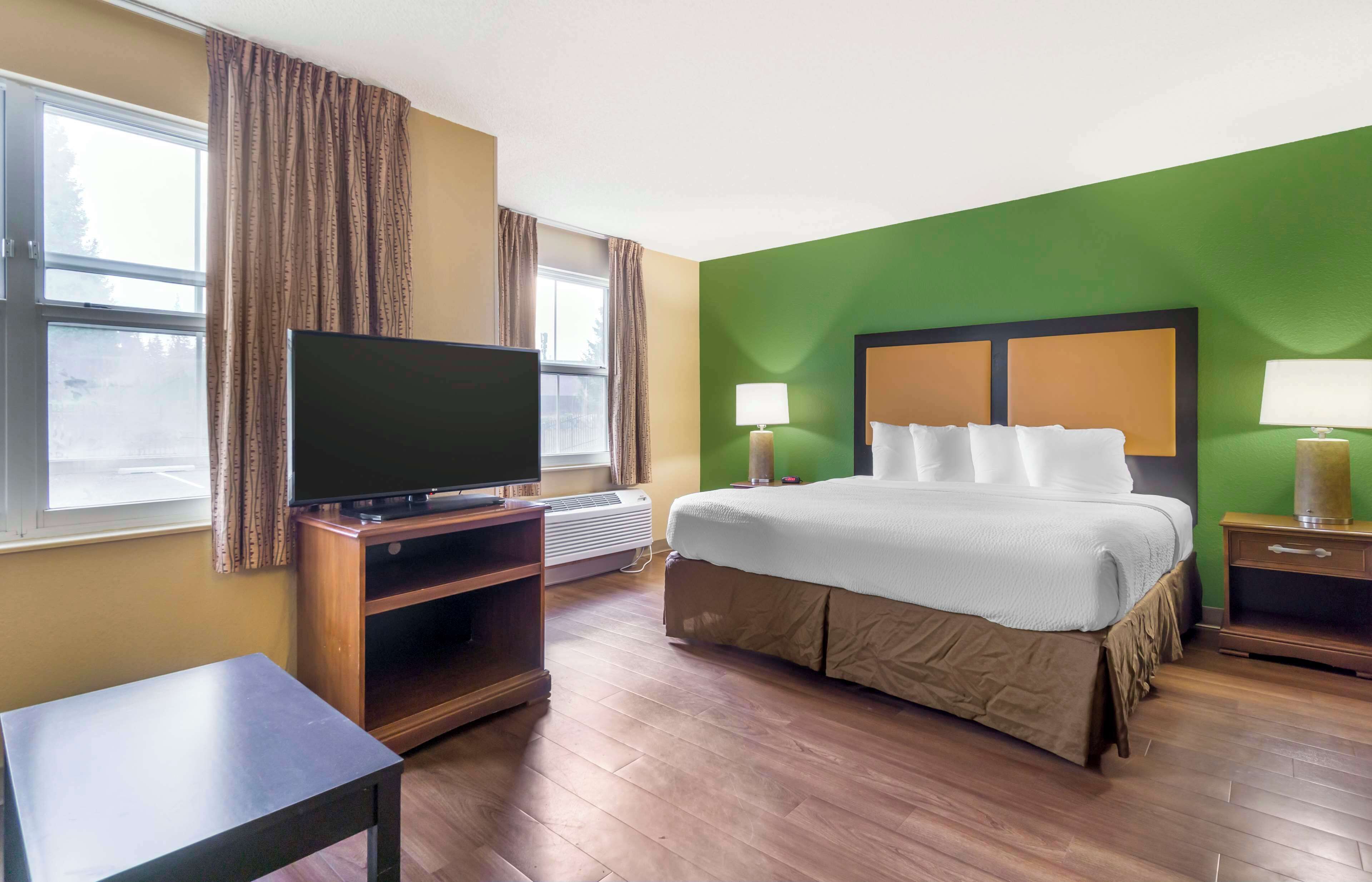 Studio Deluks, 1 Tempat Tidur King dengan tempat tidur Sofa, Bebas Asap Rokok | Meja kerja, setrika/meja setrika, Wi-Fi gratis, dan seprai linen