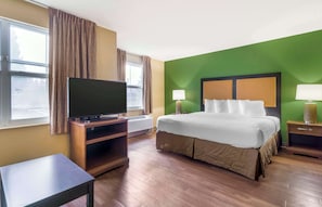 Deluxe Studio, 1 King Bed with Sofa bed, Non Smoking