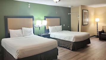 Skrivebord, strykejern/-brett, wi-fi (inkludert) og sengetøy