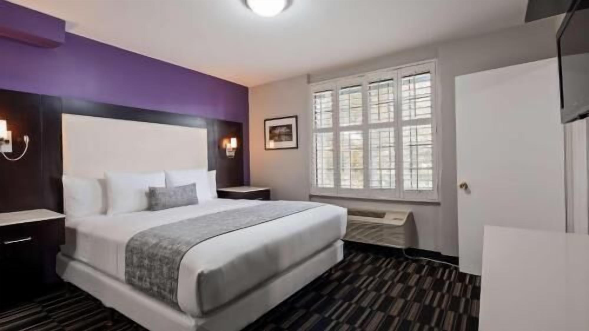 Premium bedding, individually furnished, iron/ironing board, free WiFi
