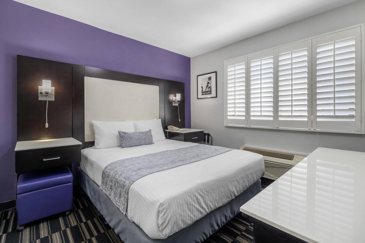 Family Suite, 2 Queen Beds, Non Smoking, Refrigerator & Microwave