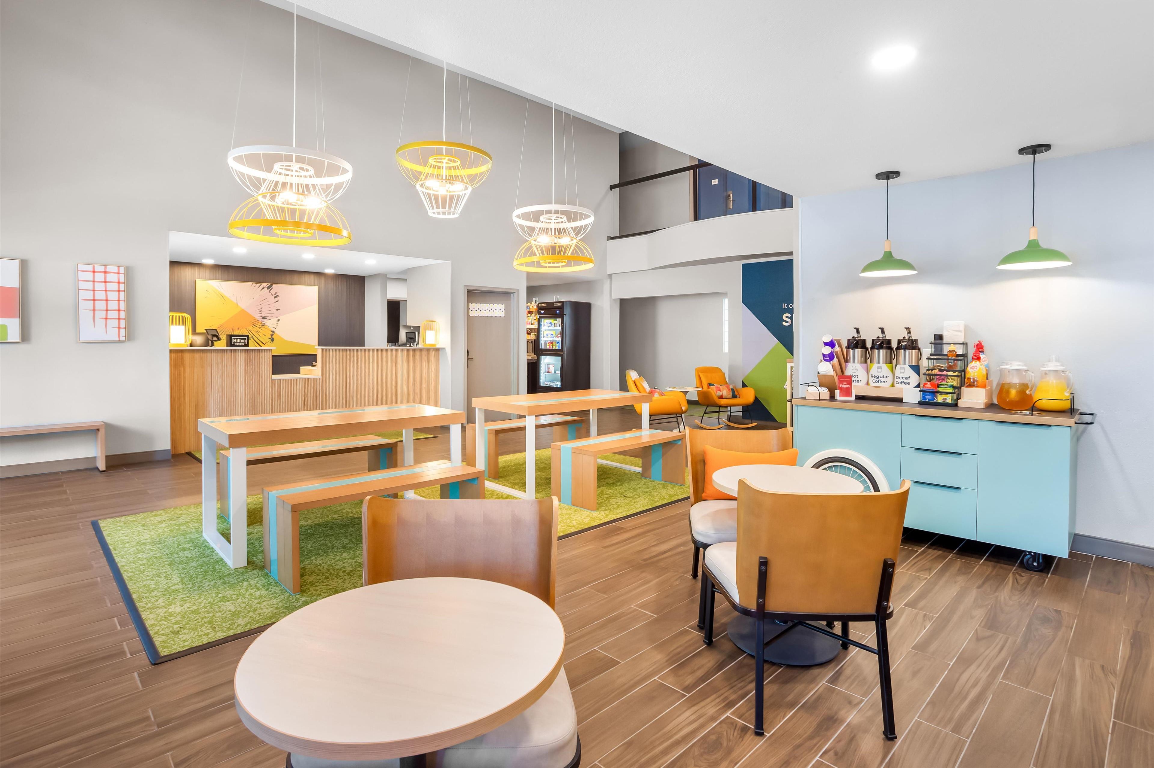Free daily continental breakfast 