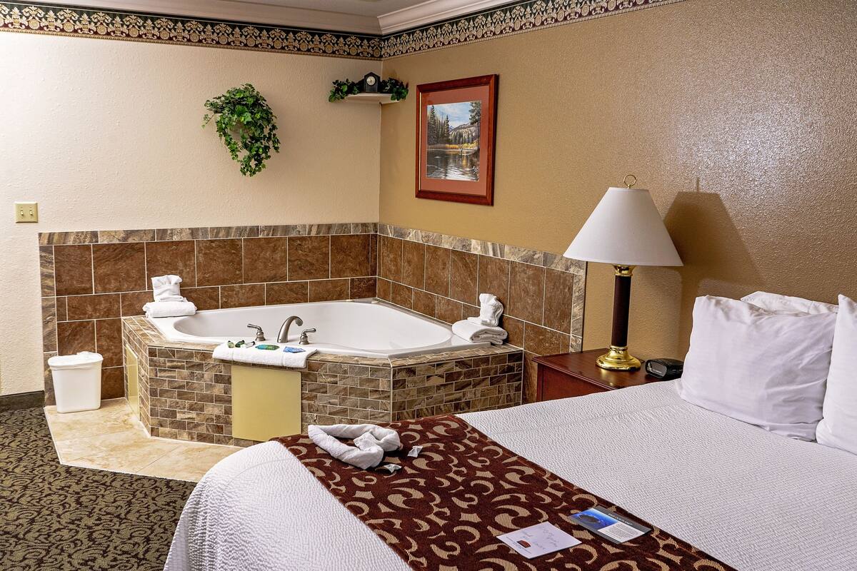 superior room | 1 bedroom, iron/ironing board, free wifi