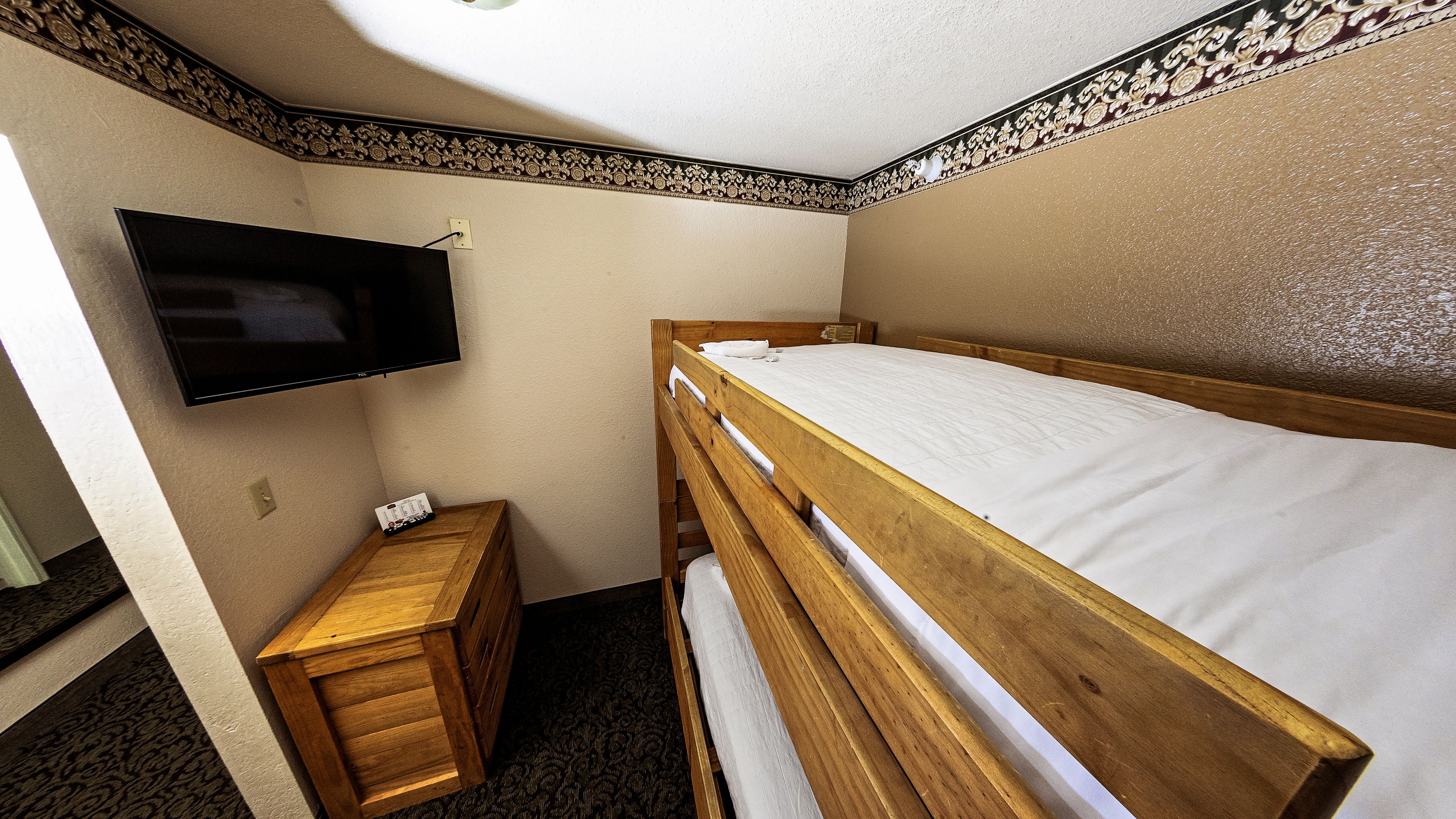 1 bedroom, iron/ironing board, free wifi