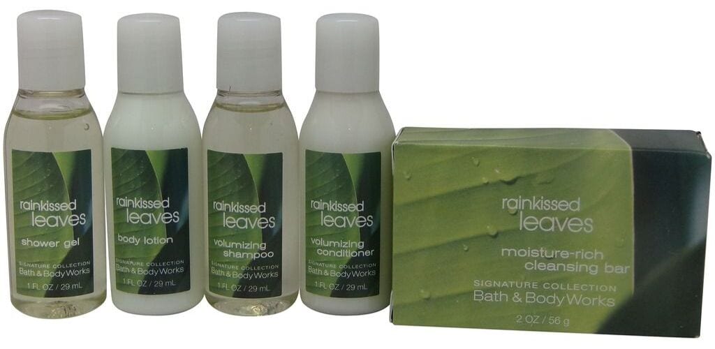 combined shower/bathtub, free toiletries, towels