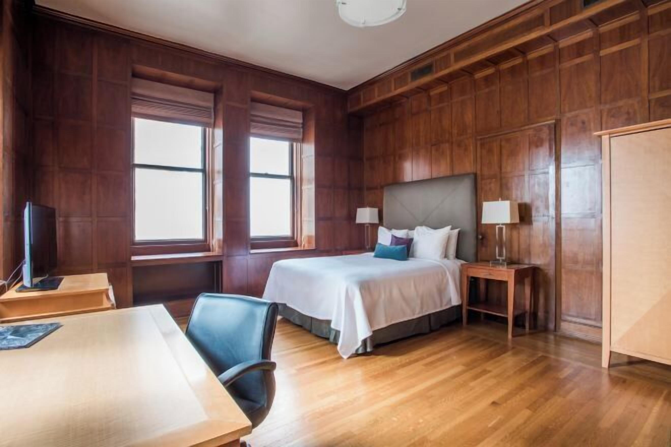 Premium bedding, pillowtop beds, in-room safe, desk