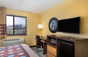 Room, 1 King Bed, Microwave