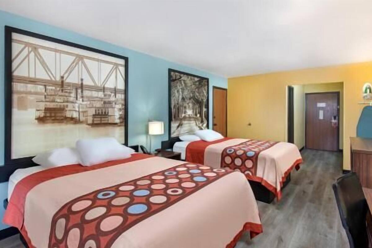 Desk, soundproofing, iron/ironing board, free WiFi