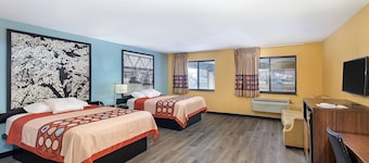 Super 8 by Wyndham Eddyville/Kuttawa