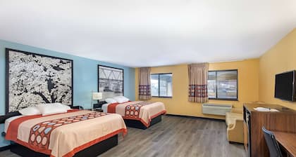Super 8 by Wyndham Eddyville/Kuttawa