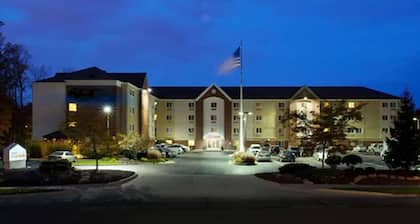 Sonesta Simply Suites Cleveland North Olmsted Airport