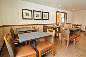 Breakfast area - Alpine Inn (Frisco)