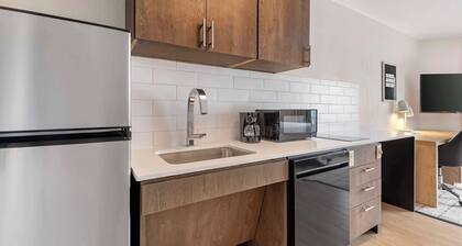 Sonesta Simply Suites Baltimore BWI Airport
