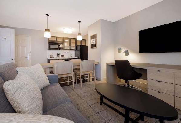 Suite, 1 Queen Bed with Sofa bed (One Bedroom) | Living area