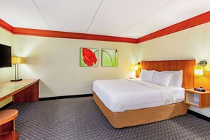 高档床上用品、办公桌、熨斗/熨衣板、免费婴儿床