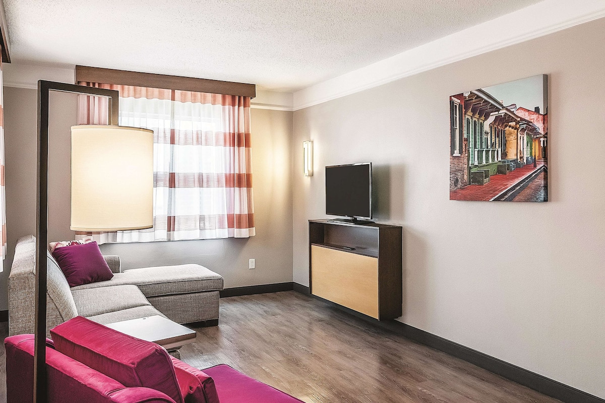 Suite, 1 King Bed, Non Smoking (Various Views) | Premium bedding, pillow-top beds, in-room safe, desk