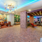 La Quinta Inn & Suites by Wyndham New Orleans Downtown