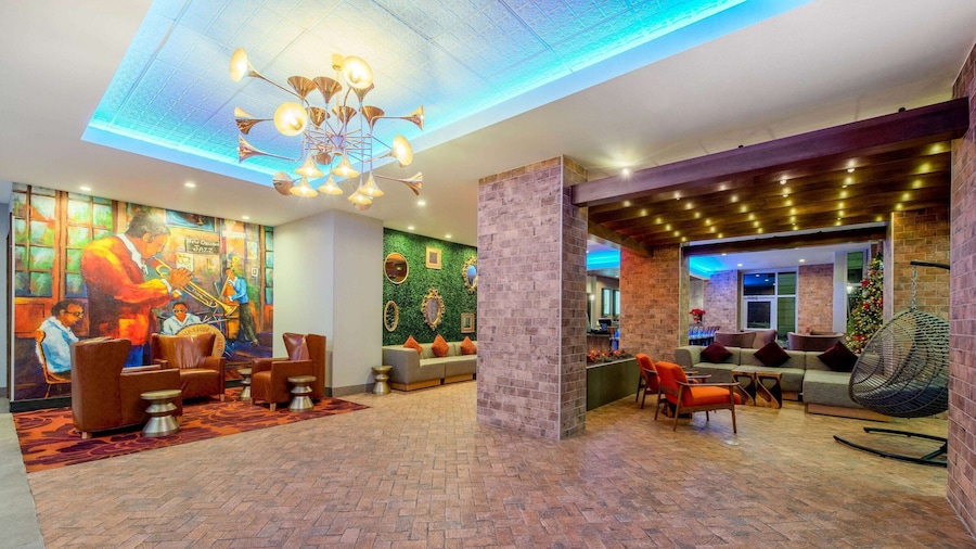 La Quinta Inn & Suites by Wyndham New Orleans Downtown