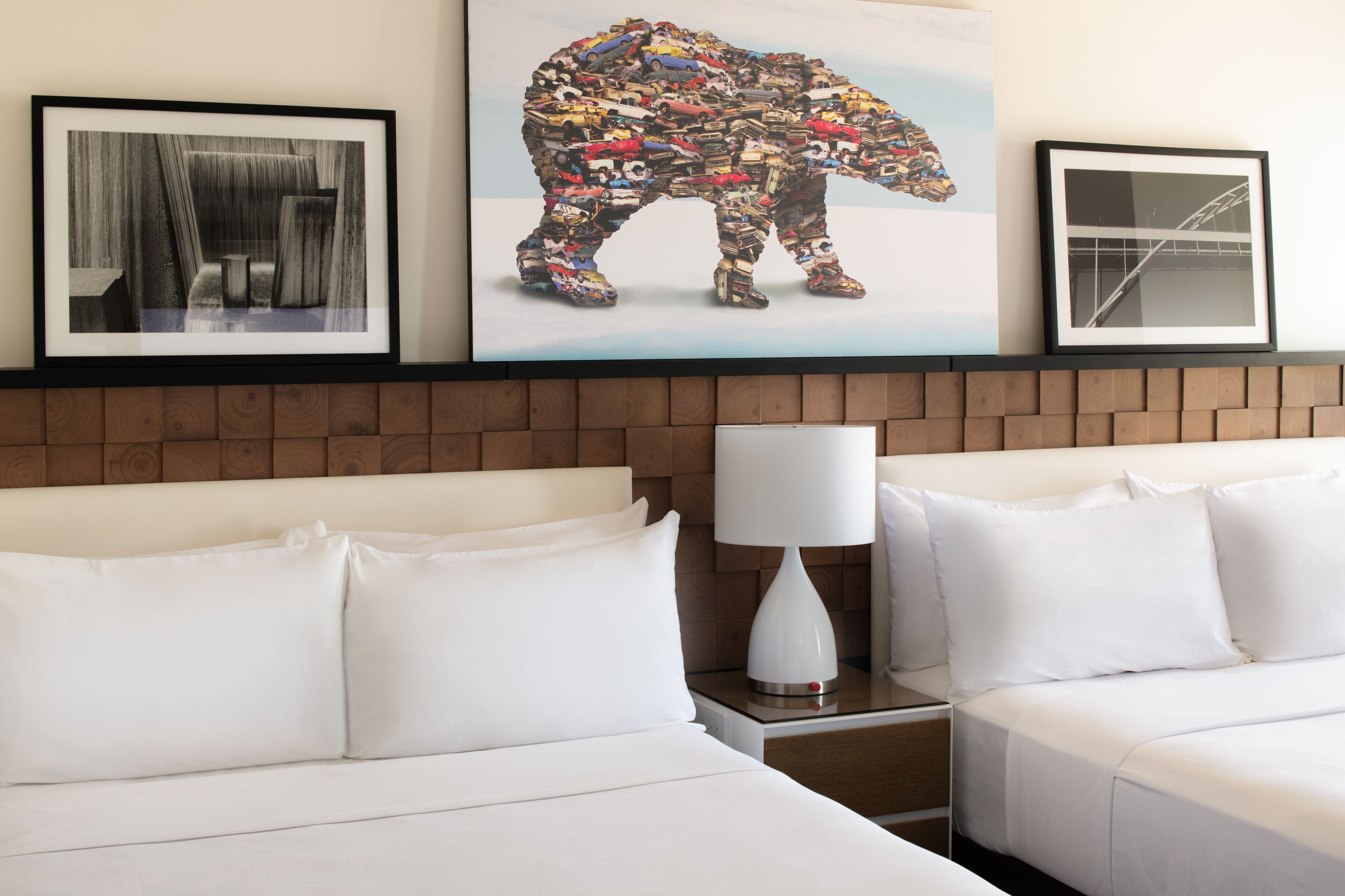 Premium bedding, in-room safe, desk, laptop workspace