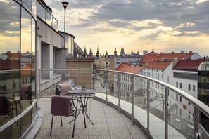 Club Suite, 1 Bedroom, Smoking, Balcony | Premium bedding, minibar, in-room safe, desk - Prague Marriott Hotel (Prague)