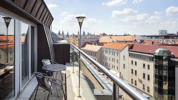 1 bedroom, premium bedding, minibar, in-room safe