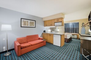 Suite, 1 Queen Bed with Sofa bed, Non Smoking | Desk, blackout drapes, iron/ironing board, rollaway beds