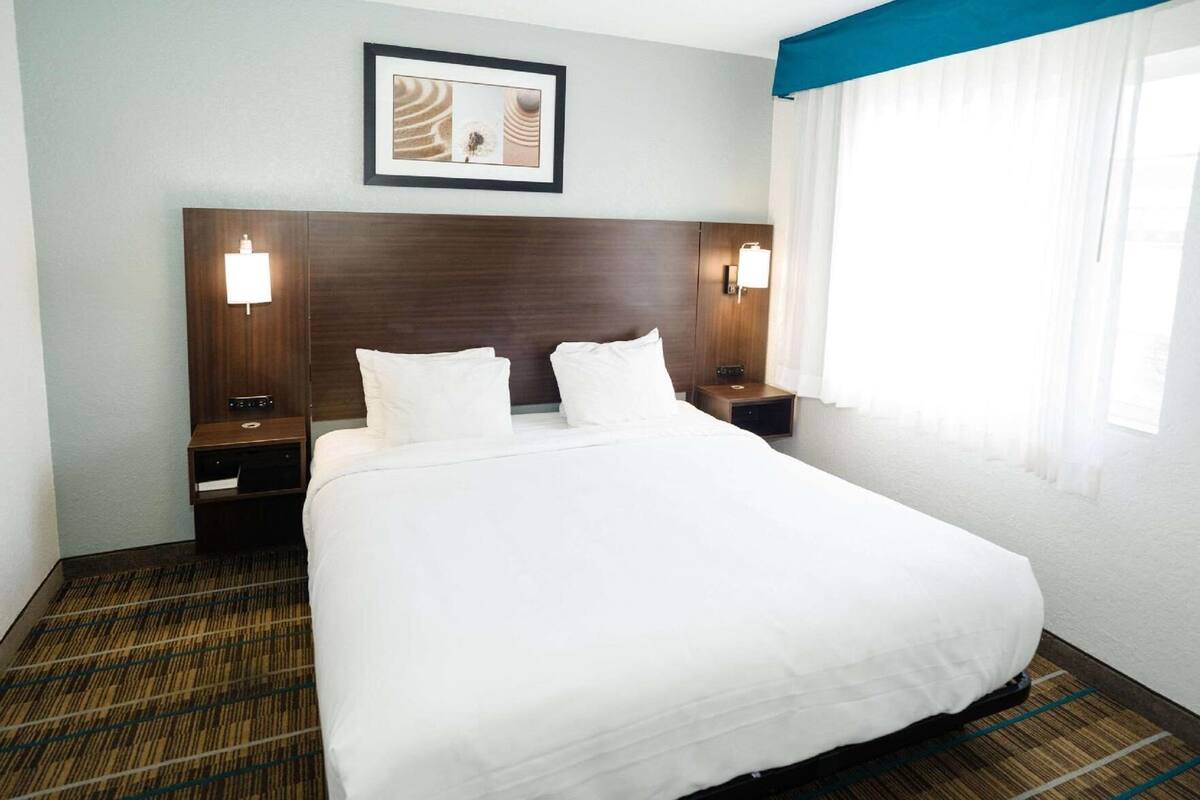 Desk, blackout curtains, iron/ironing board, free WiFi