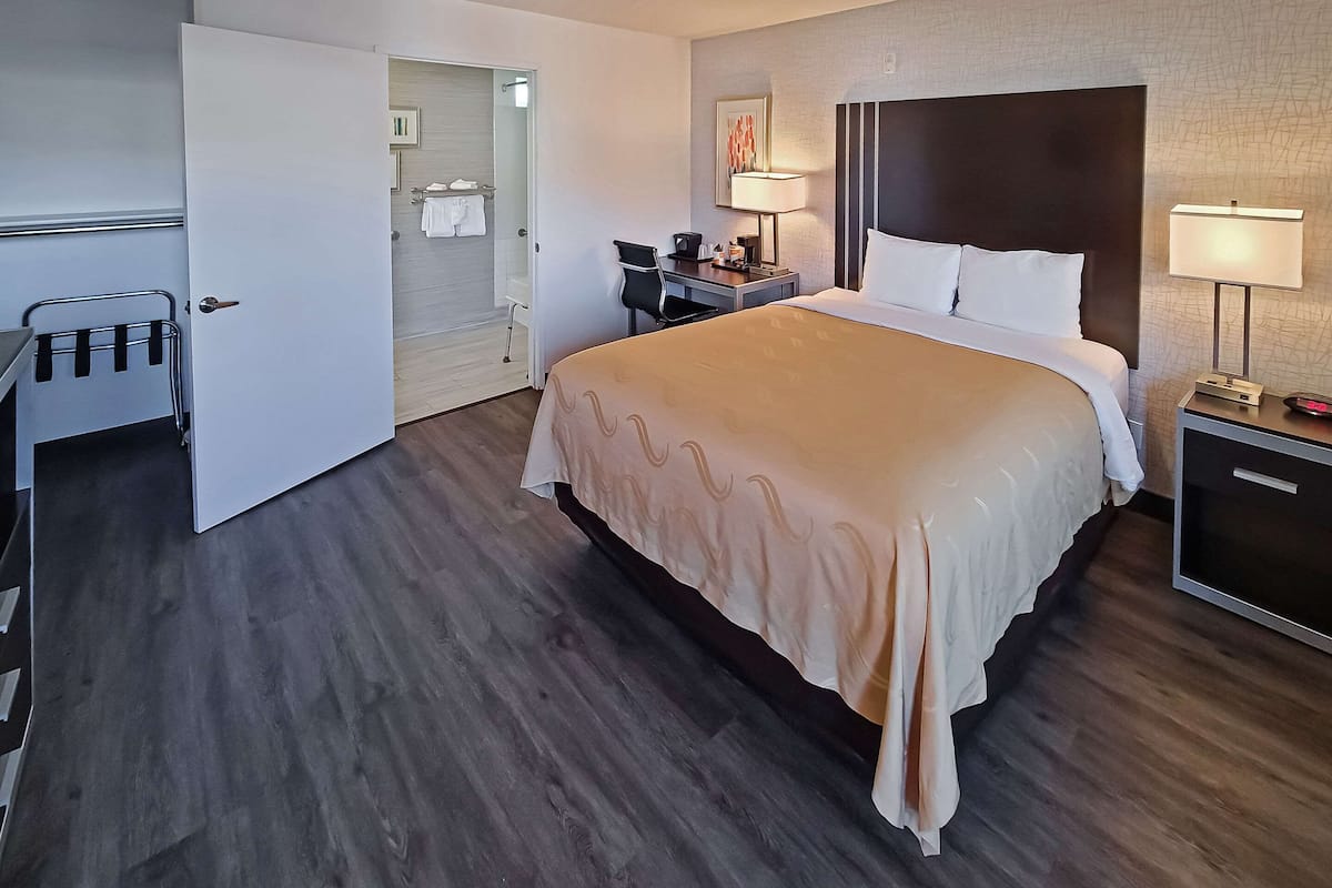 accessible room, 1 queen bed, tub, non smoking | pillow-top beds, desk, laptop workspace, blackout curtains