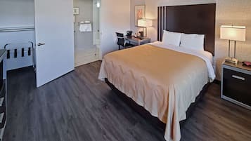 Accessible Room, 1 Queen Bed, Tub, Non Smoking | Pillow-top beds, desk, laptop workspace, blackout curtains